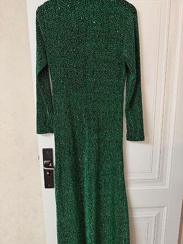 zumrud: Zümrüd-yaşıl rəngdə, parıltılı daşlı maxi ziyafət geyimi. - Parıldayan — 3
