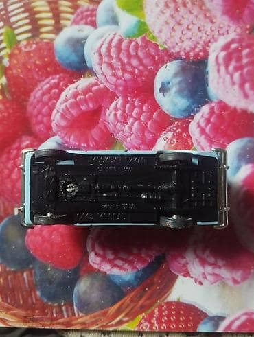 Kolleksiya üçün metall oyuncaq pikap modeli - Material: əsasən