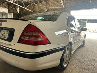 mercedes geyimleri: Mercedes-Benz C-Class: 2.3 l | 2005 il Sedan — 5