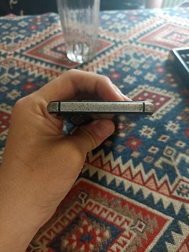 infinix note 30 vip: Telefonun Arxa şüşəsi Çatdı Yaddaş 64gb Ram 4gb başqa hecbir Problemi — 2