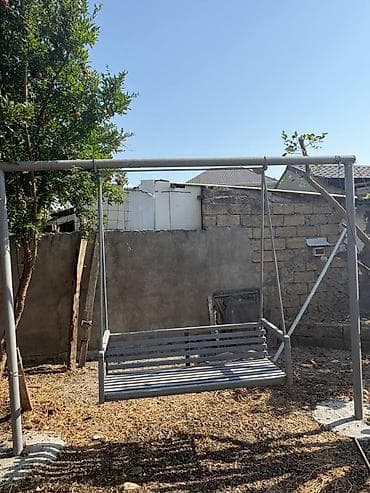 malta bolonka: Həyətdə istifadə edilmiş yelləncək satılır. Metal konstruksiyası saz — 2