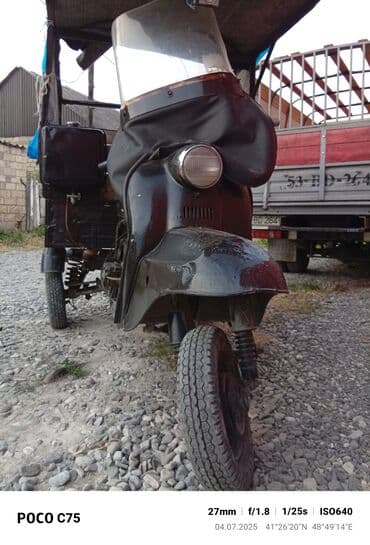 arenda motosikl: Yükdaşıma üçün üçtəkərli motosiklet (moto-üçtəkər) - Ön hissəsi — 2