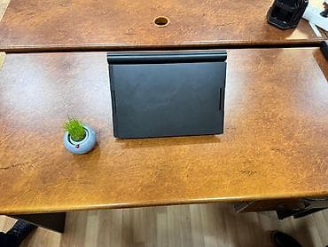 Monitorlar: Portativ üçlü ekran aksesuarı – noutbuklar üçün genişlənən iki yan — 1