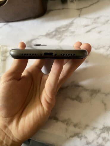 iphone 11 sadə: IPhone 11, Qara, Face ID — 7