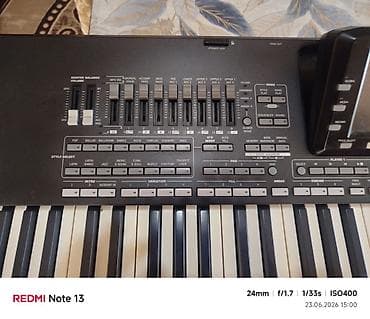 gitara simi: Sintezator, Korg — 4