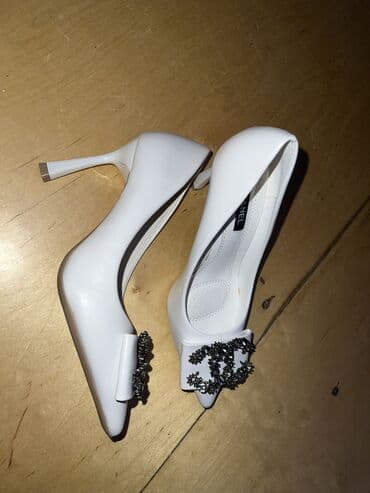 женская обувь больших размеров бишкек: Туфли, Размер: 35, цвет - Белый, Б/у — 2