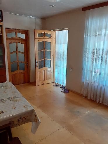 neftcilerde ev: Satılır ev Gəncədə Kamsamolda Muxtar Hacıyevdə 29 nömrəli məktəbin — 2