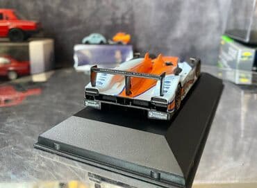 где можно продать марки: Коллекционная модель Aston Martin AMR-One #7 Gulf Team LeMans 2011 — 17
