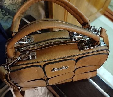 prada canta: Sumka yenidir. Baha alinib. Qiymeti 20 manat — 2