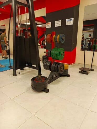 zal satılır: Təcili yarı qiymətinə Hazır İdman zalının içərisində yerləşən idman — 17