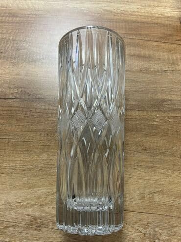 xrustal guldanlar: Bir vaza, Xrustal — 2