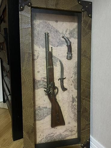 bakı xəritəsi: Dekorativ divar panosu – antik üslubda silah kompozisiyası - Tərkib — 1