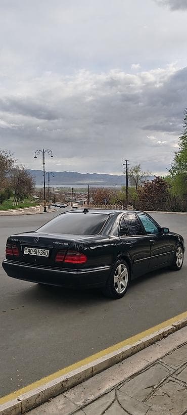 avtomobil aksesuarları mağazası: Mercedes-Benz E 200: 2 l | 2001 il Sedan — 7