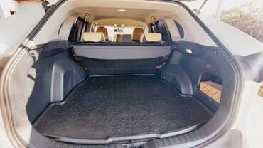 bmw s1000rr qiyməti: Toyota RAV4 – ağ rəngli, modern dizaynlı krossover/SUV. Xarici: - — 6