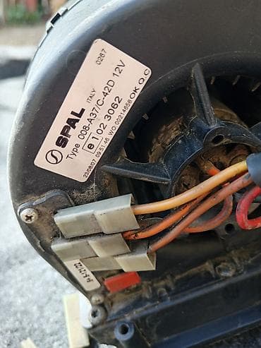 Ban, Kuzov hissələri: Mersedes Vito 2008 salonda pecin matoru — 3