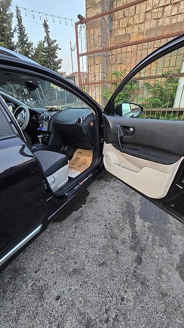 nissan tida: Nissan Qashqai: 2 l | 2011 il Krossover — 5