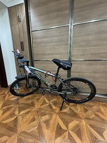 Sport velosiped 26. Hər iki təkərdə yeni alınıb. Oturacağı üçün çexolu