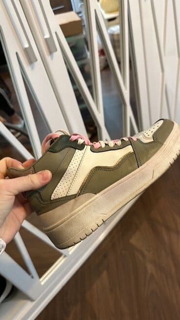 yaşıl krossovkalar qadın üçün: Unisex idman ayaqqabısı - Stil: low/mid-top sneaker - Rənglər — 1