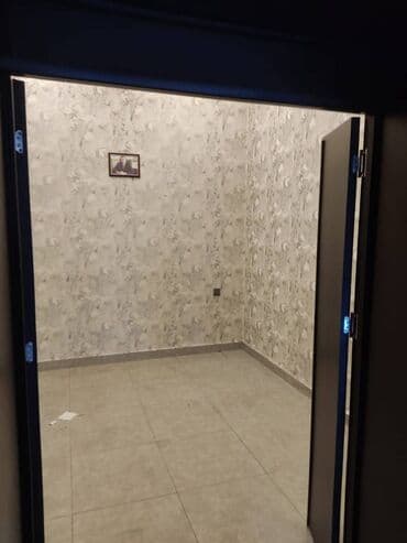 sumqayitda arenda obyekt: Xətai metrosunun yaxınlığında yerləşən ümumi sahəsi 150kv,m olan,3 — 5