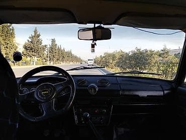 teker cixardan: Avtomobil: Klassik sedana bənzər Lada/VAZ ailəsi (2106 tipinə yaxın) — 5