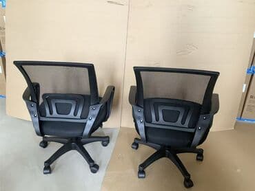 кресло для компьютера: Новый, С колесиками, Рукояти не регулируются, Ткань — 4