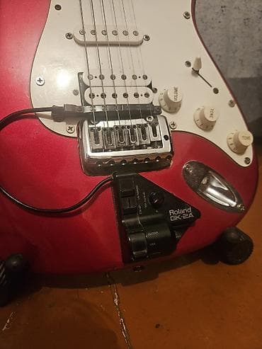 gitara simləri: Peavey Predator elektro gitarası və Roland GR-30 gitara sintezatoru — 4