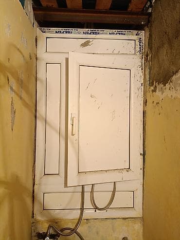 Şaxta üçün işlənmiş plastik qapı satılır. Qiyməti 30 AZN. Whatsapp
