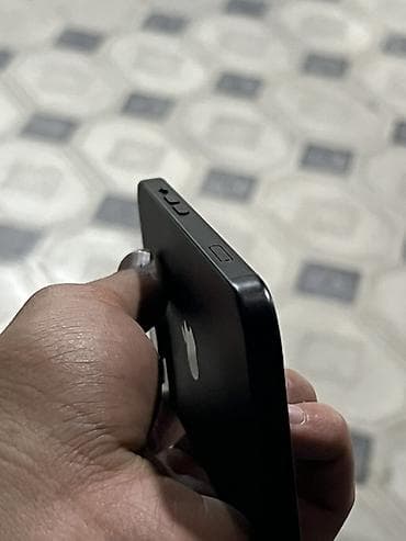 ana plata ddr3 msi: IPhone 15, 128 GB, Qara, Face ID — 4
