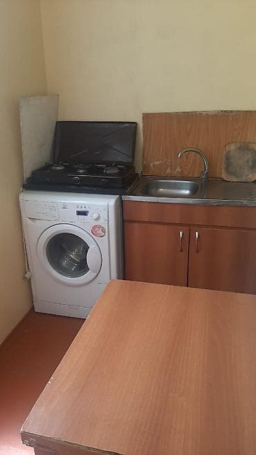 upd heyet evleri: Bileceride ploşada yaxin 300 nömreli mektebe yaxin 4/2 mertebesinde 2 — 7