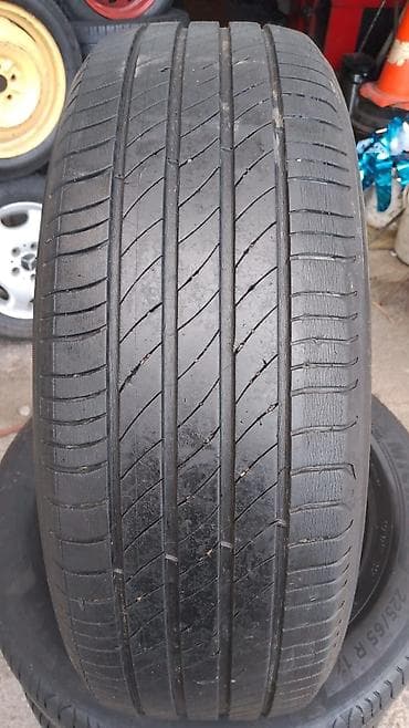 Şin Michelin 225 / 65 / R 17 — 4
