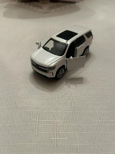 mini disk: Ağ rəngli miniatür SUV model maşın oyuncağı - Korpus: ağ, qara — 5