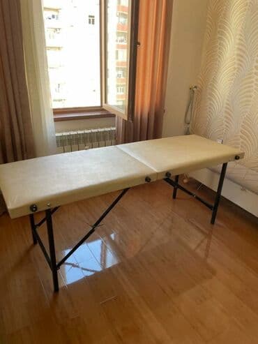 Yeni, Kosmetoloji kuşetka, Qatlanan çemodan, rəng - Süd rəngi