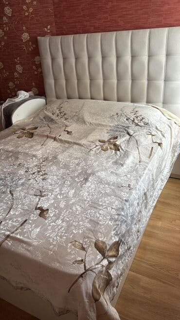 işlenmiş taxt: İşlənmiş, İkinəfərlik çarpayı, Bazasız, Matrassız, Siyirməsiz — 1