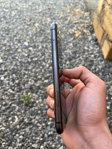 philips xenium x700: IPhone 11, 64 GB, Qara, Face ID — 5