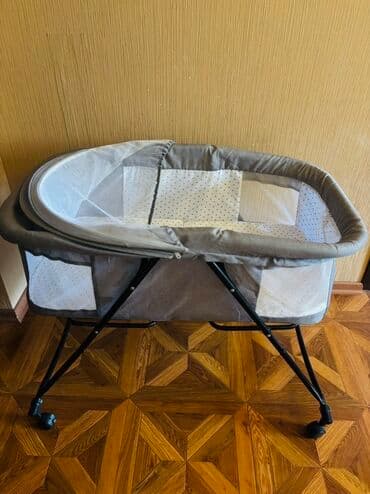 Oğlan və qız üçün, Yumru, Beşik, Matras ilə, Yellənmə mexanizmsiz