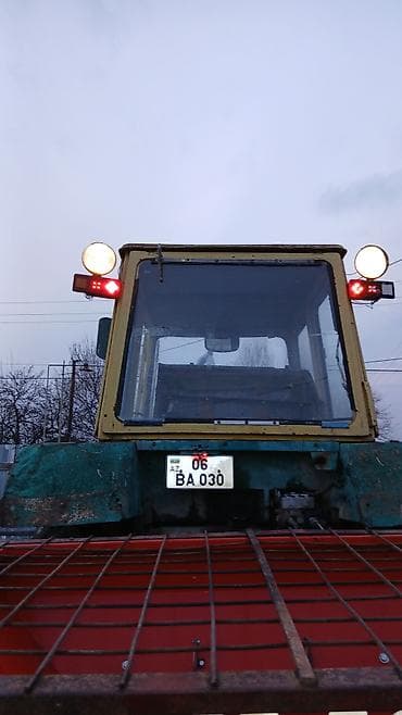 maşın sukanları: Bu traktor adi jumiz isiqlar isdey vezyetde tekerler 50%kabin isiqlar — 1