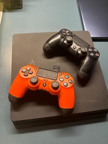 PS5 (Sony PlayStation 5): Temirde olunmuyub. Korpusun bir detali sinib. Tam ishlek veziyetdedi — 1