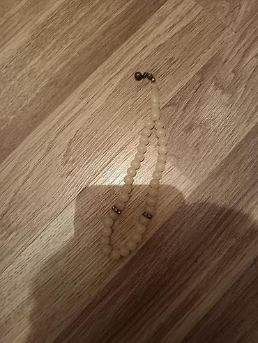 Qol saatları və aksesuarlar: Məhsul: Ağ rəngli təsbeh Təsvir: - Klassik dizaynlı təsbeh, südlü-ağ — 3