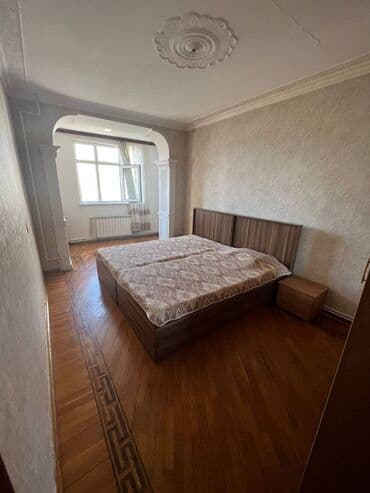 şəhər bağları mənzil satılır: Bakı, 3 otaqlı, Köhnə tikili, m. Xalqlar Dostluğu, 100 kv. m — 6