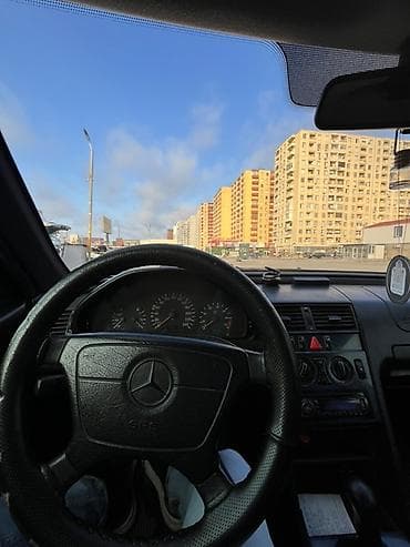 benzin qabı: Mercedes-Benz C 180: 1.8 l | 1997 il Sedan — 9