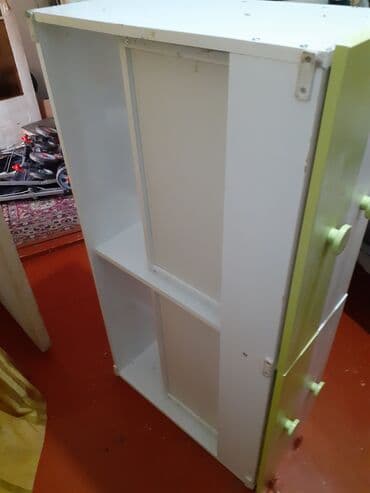 işlənmiş uşaq beşikləri: Oğlan üçün, İşlənmiş, Dördbucaq, Beşik, Dəstsiz, Matrassız, Yellənmə mexanizmsiz — 8