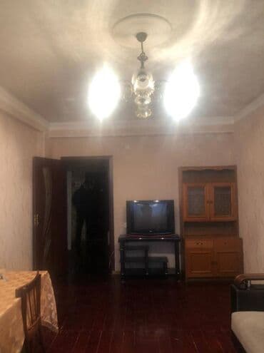 bakıxanovda ev: Razində (Akkorda) 19 mertebeli binanın 15-ci mərtəbəsində ümumi sahəsi — 2