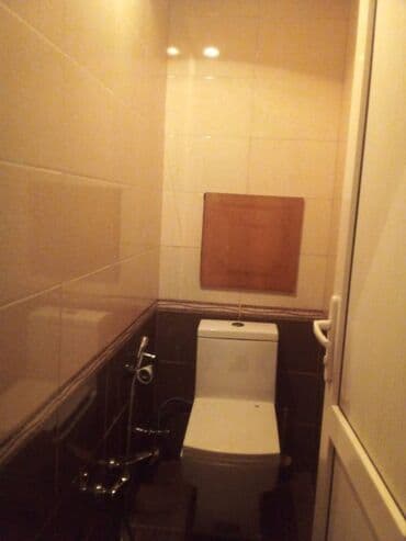 9 ci mikrorayon satilan evler: Bakı, 4 otaqlı, Köhnə tikili, 90 kv. m — 8