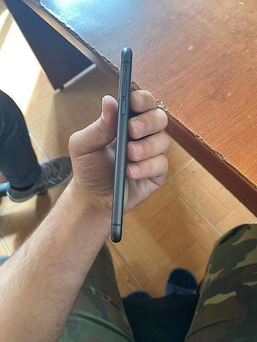 2 ci el apple 11: IPhone 11, 128 GB, Qara, Face ID — 4