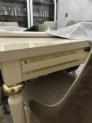 asma unitaz: Kvadrat masa, 6 stul — 2