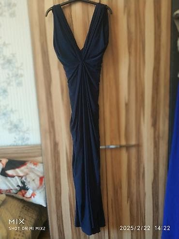 midi donlar: Tünd göy rəngli uzun gecə/ziyafət paltarı. 200 AZN-ə alınıb. 2 dəfə — 1
