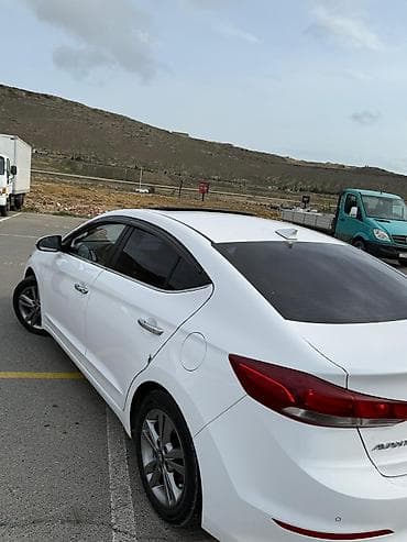 kia oluxana razin: Hyundai Elantra: 1.6 l | 2017 il Sedan — 5