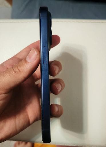 ipona: IPhone 15 Pro, Blue Titanium, Simsiz şarj — 7
