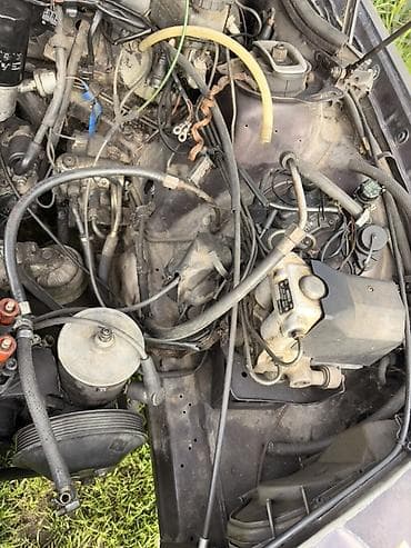 011 masinlari: Mercedes-Benz 190 (W201): 2 l | 1992 il Sedan — 8