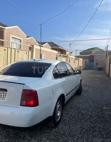 Yağlar və avtokimyəvi maddələr: Volkswagen Passat: 1.8 l | 1997 il Sedan — 4